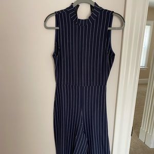 Navy blue pinstripe jumpsuit - size 6 (missguided)